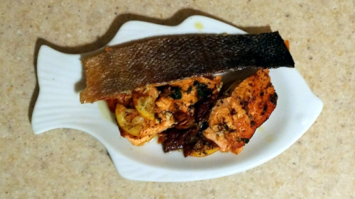 Picture of cooked salmon.